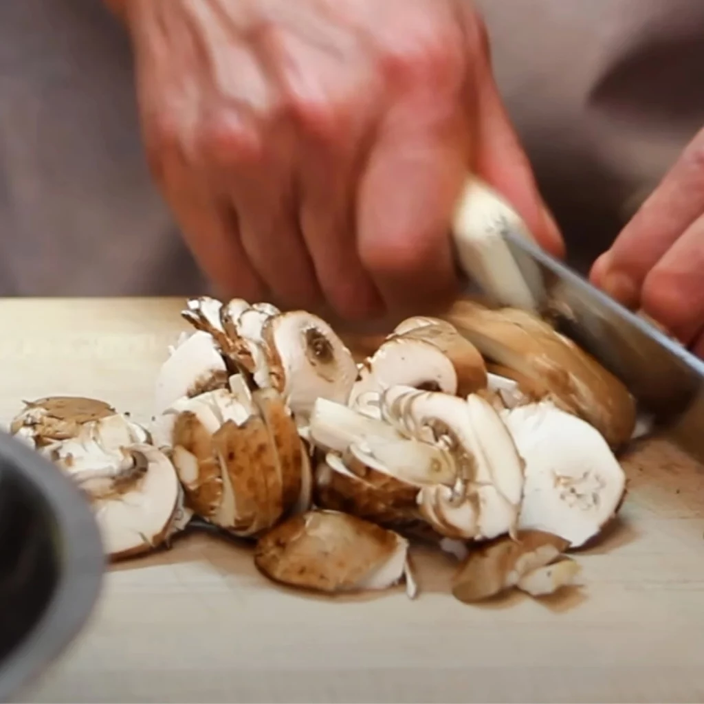 Creamy Mushroom Sauce Steak Recipe