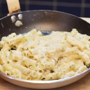 Pâtes crémeuses à la mozzarella