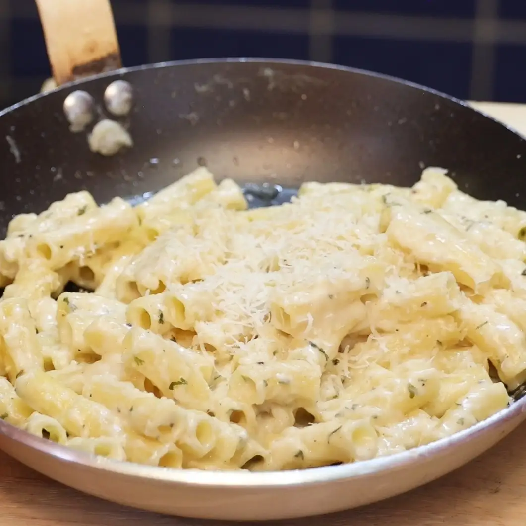 Creamy Mozzarella Parmesan Pasta
