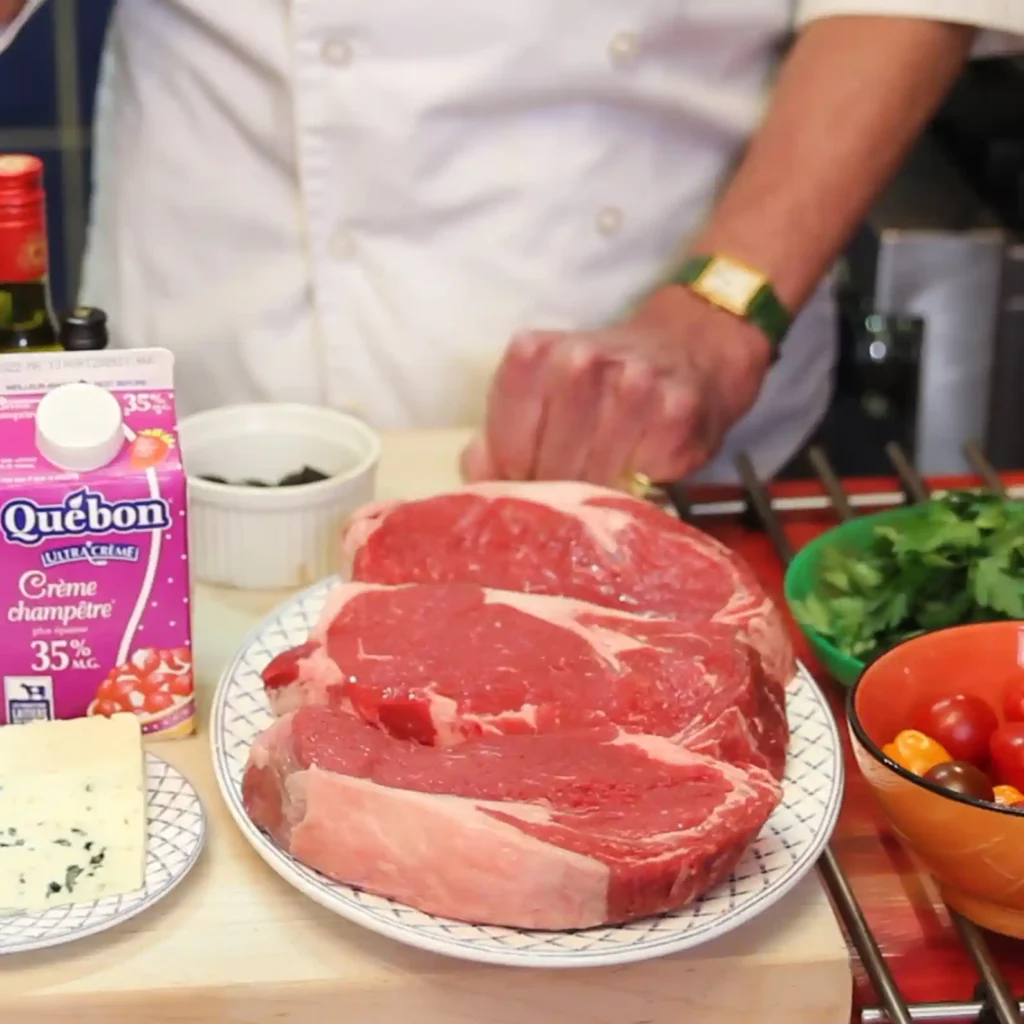  Steak with Roquefort Sauce
