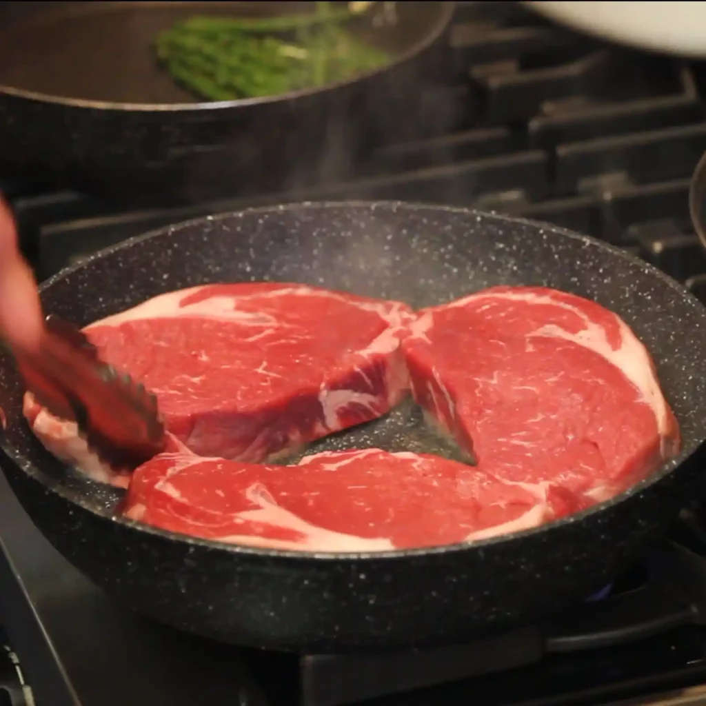  Steak with Roquefort Sauce

