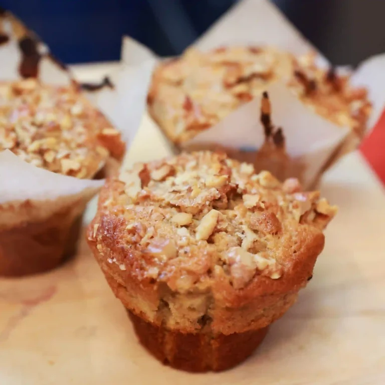Muffins à la banane moelleux avec noix et sirop d’érable