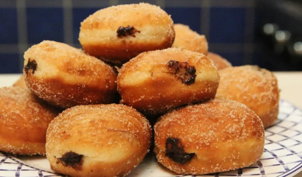 Nutella-Stuffed Beignets 