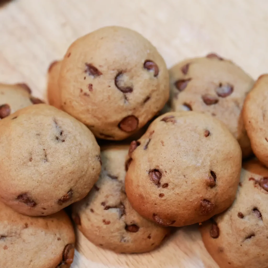 Cookies Moelleux aux Pépites de Chocolat et Beurre Noisette
