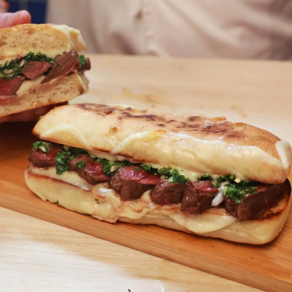 Sandwich de Bavette au Fromage Provolone