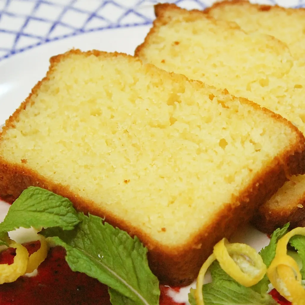 Easy Lemon Yogurt Cake