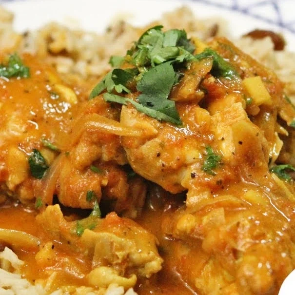 Curry de poulet cr&eacute;meux au lait de coco 