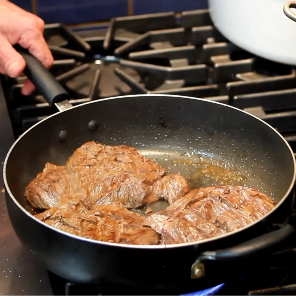 Bavette de bœuf avec sauce béarnaise
