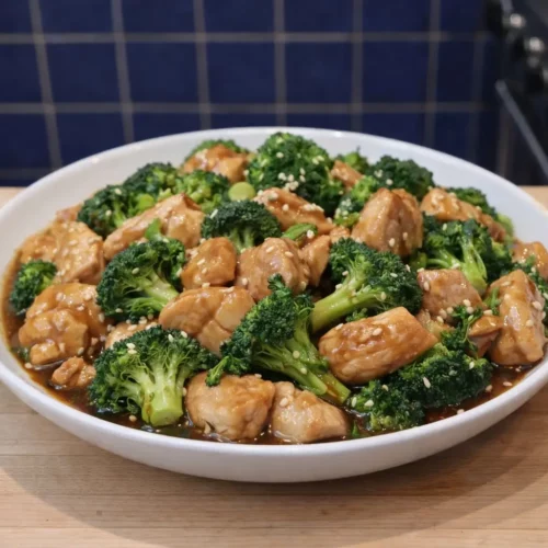 Saut&eacute; de poulet au brocoli &agrave; la po&ecirc;le