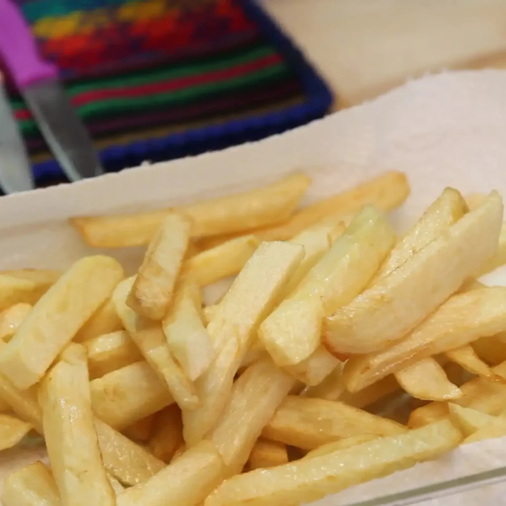 Frites &agrave; la friteuse &agrave; air ultra croustillantes