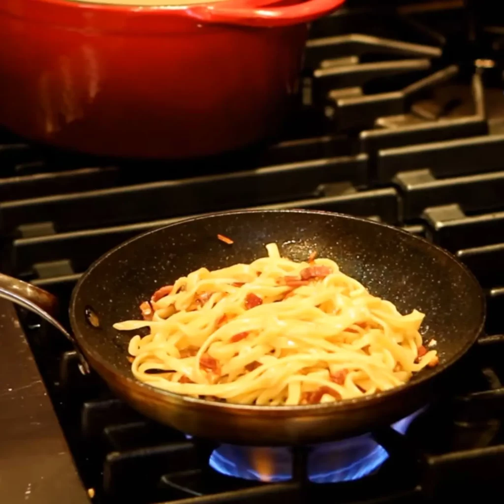 Linguine Carbonara Cr&eacute;meuse (Avec Cr&egrave;me)