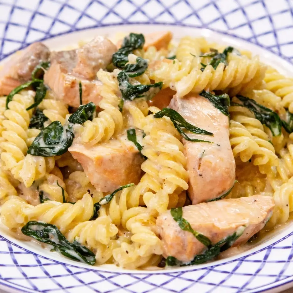 Easy Creamy Salmon Pasta with Spinach