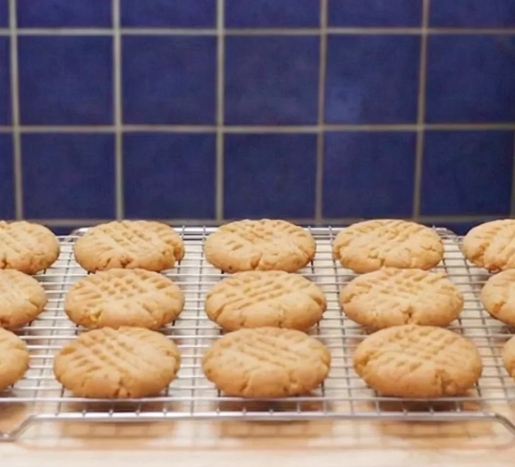 Biscuits au beurre d&rsquo;arachide 3 ingr&eacute;dients 