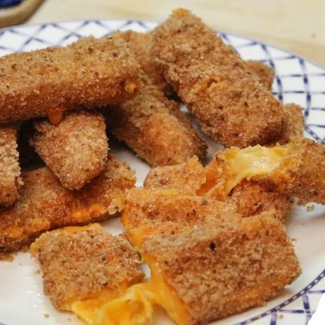 Crispy 4-Cheese Fried Cheese Sticks