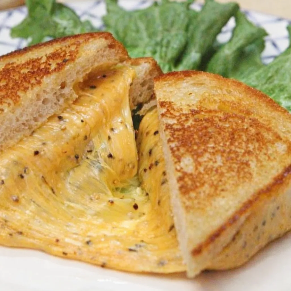 Grilled Cheese Trois Fromages