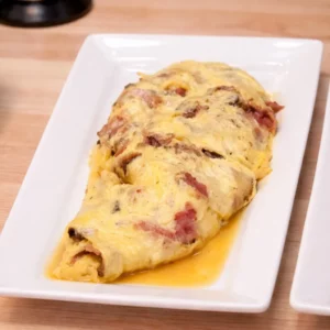 Omelette &agrave; la viande fum&eacute;e et au bacon