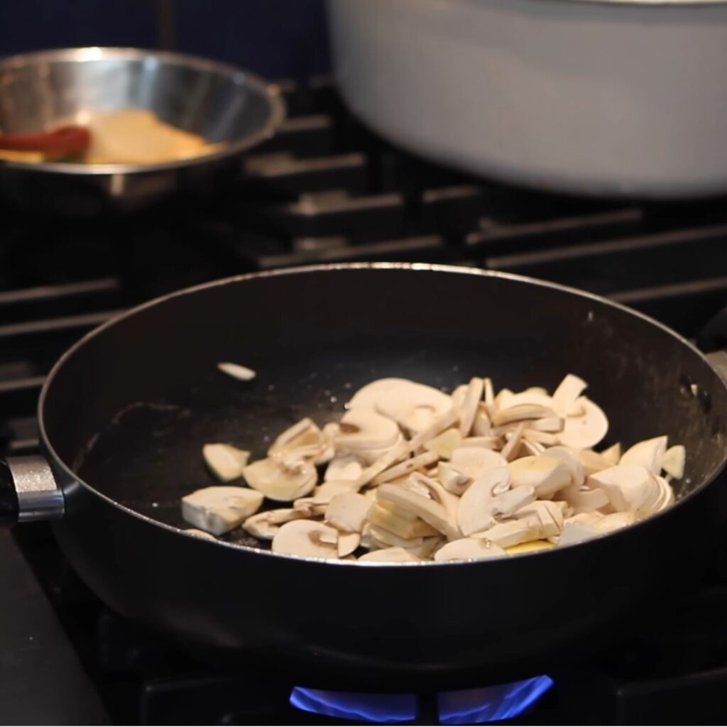 P&acirc;tes cr&eacute;meuses aux champignons
