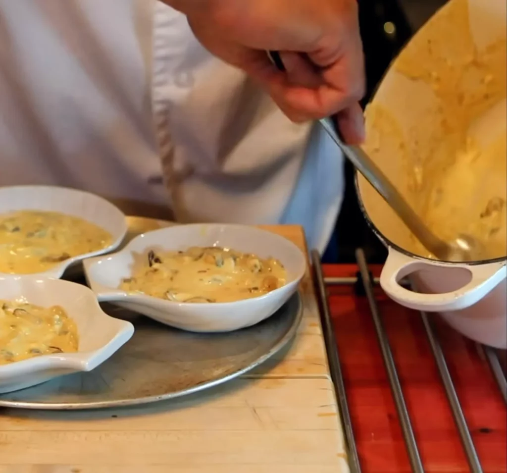 Coquilles de moules gratin&eacute;es