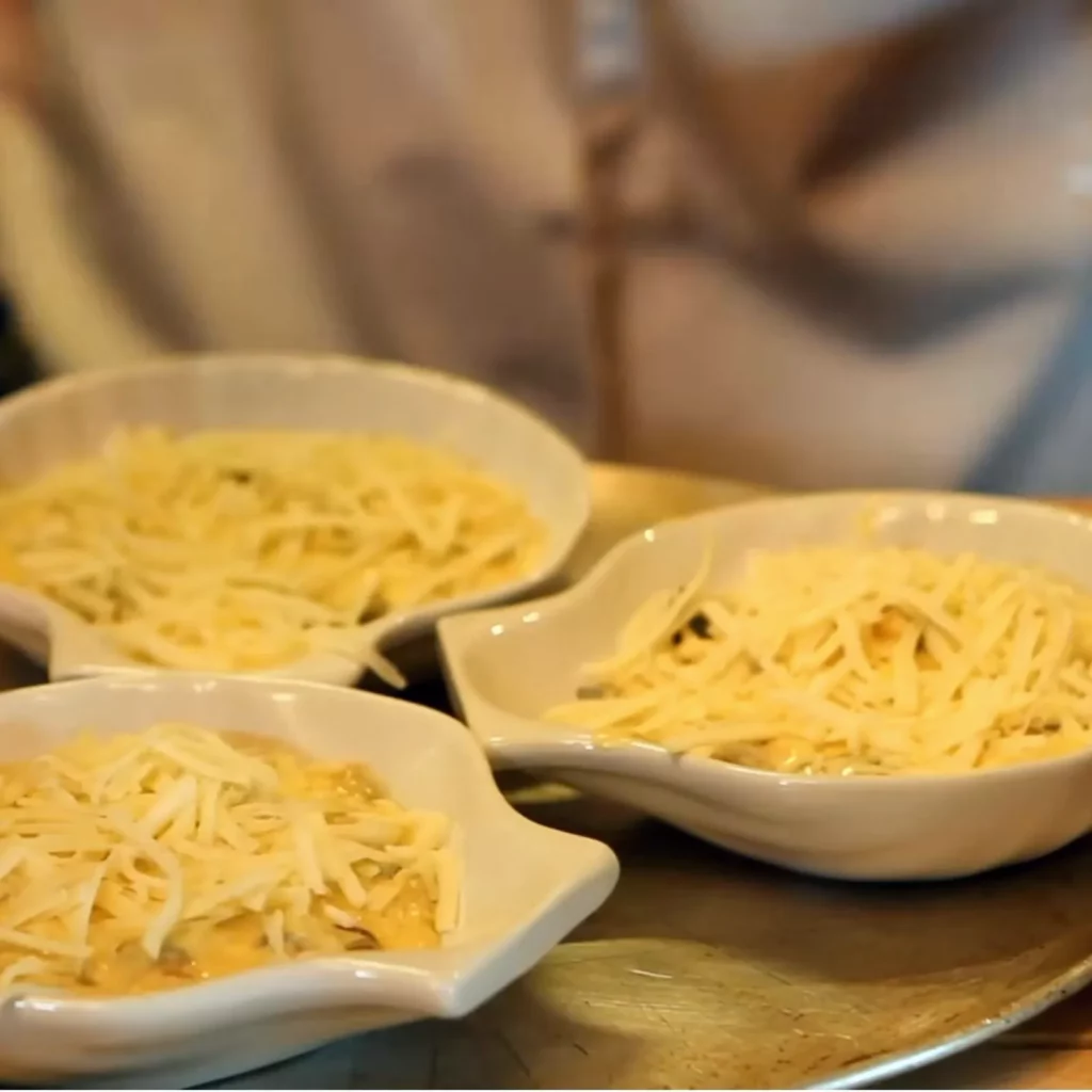 Coquilles de moules gratin&eacute;es