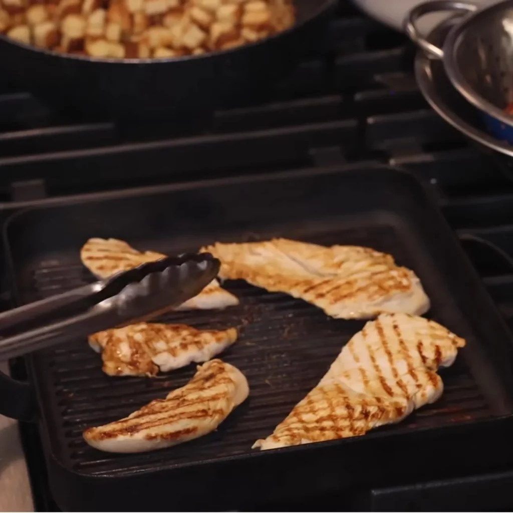 Salade César au poulet grillé