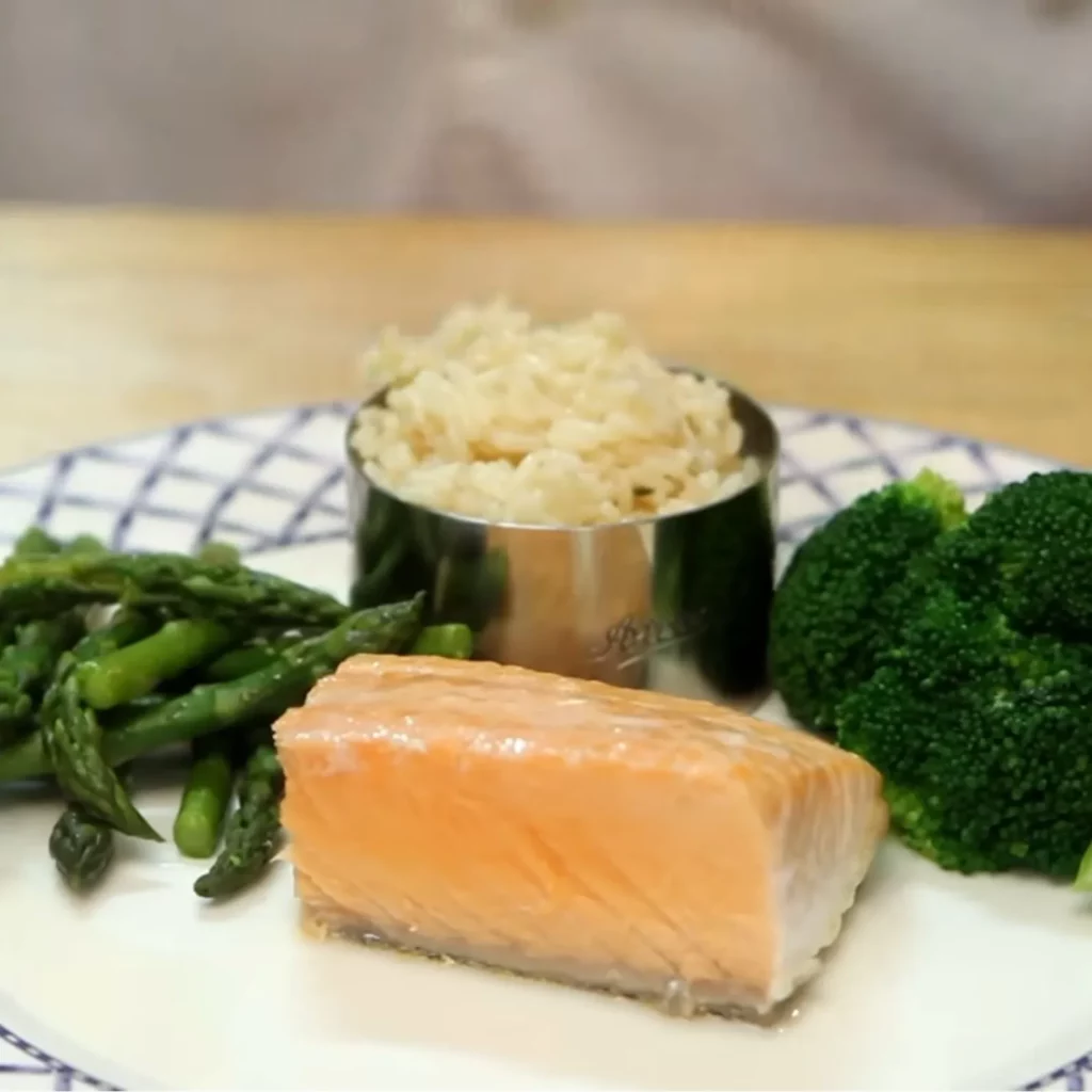 Saumon au four avec riz pilaf