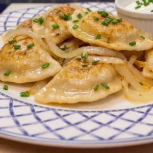 Pierogis maison aux pommes de terre et fromage
