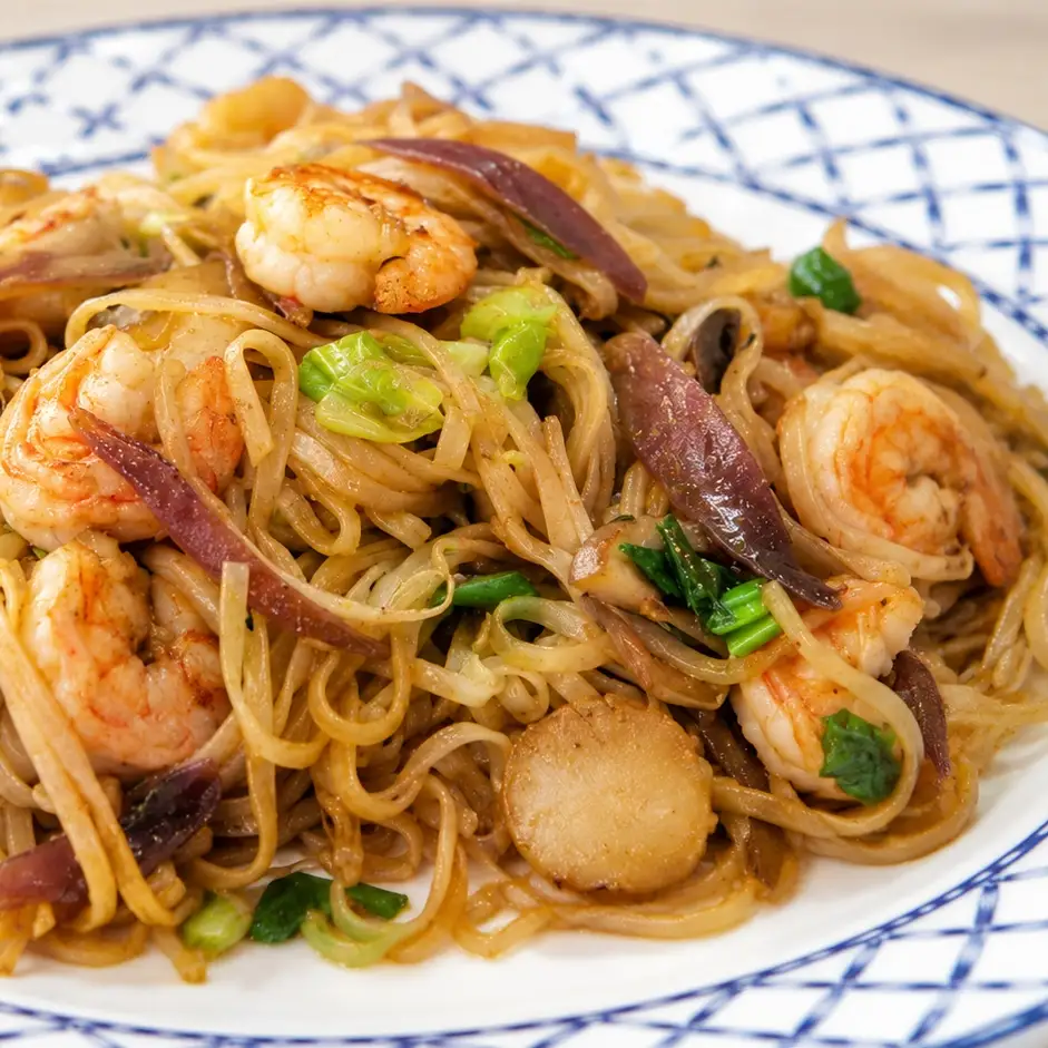 Nouilles sautées aux crevettes faciles au wok, ail, gingembre et sauce soya