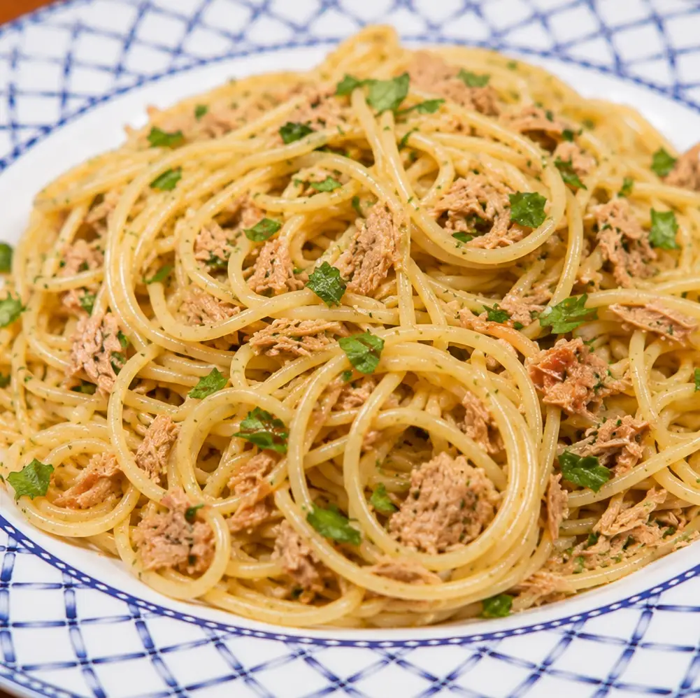 Easy Tuna Garlic Pasta with Olive Oil