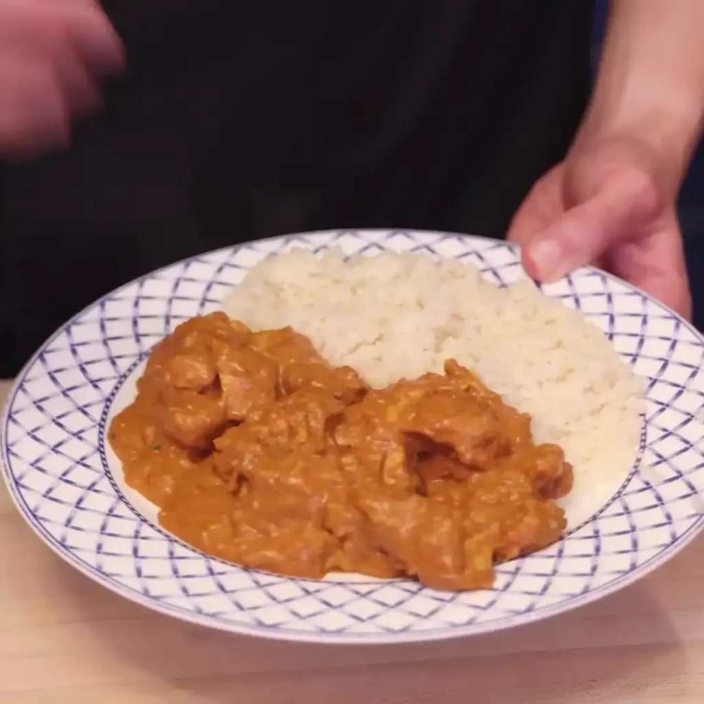 Poulet tikka masala facile avec riz jasmin au beurre &agrave; l&rsquo;ail