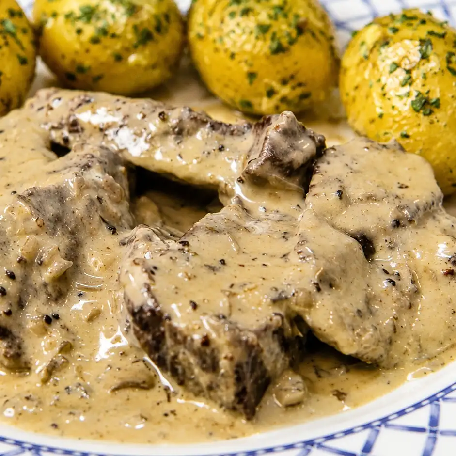 beef cheeks with roquefort sauce, finished dish