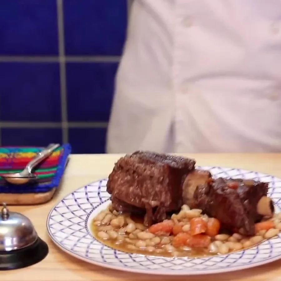braised beef short ribs with white beans, finished dish