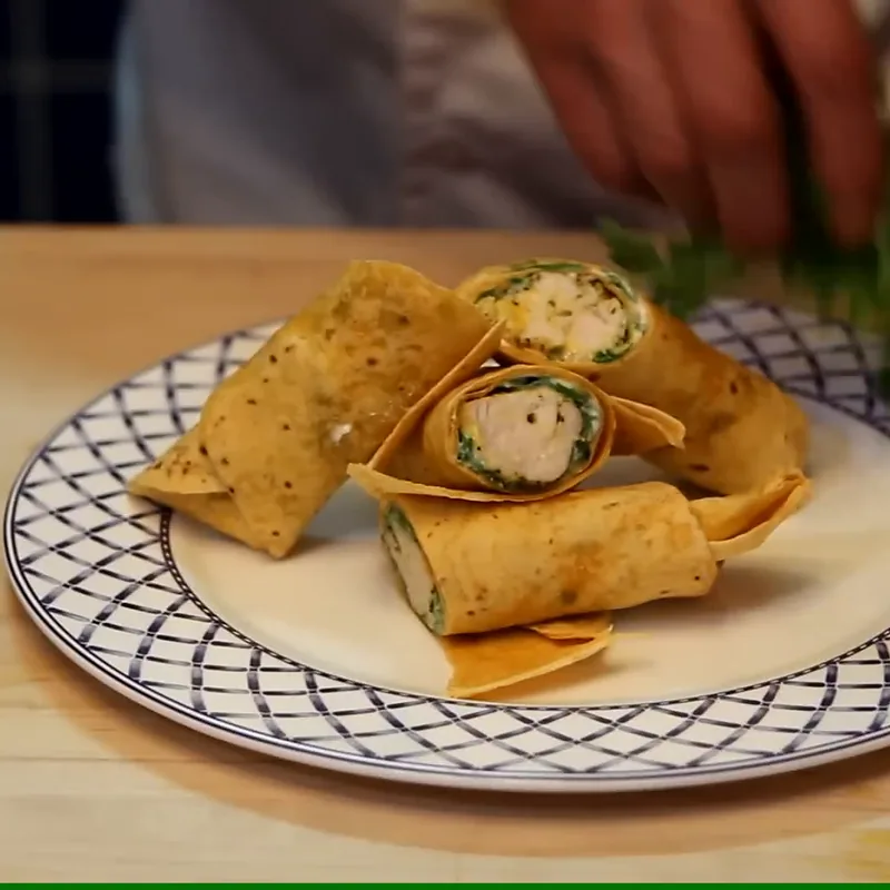 brochettes poulet souvlaki bbq tzatziki, plat fini