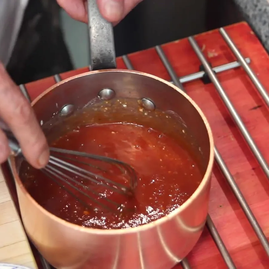 burger au steak sauce cheddar ketchup erable, &eacute;tape 1