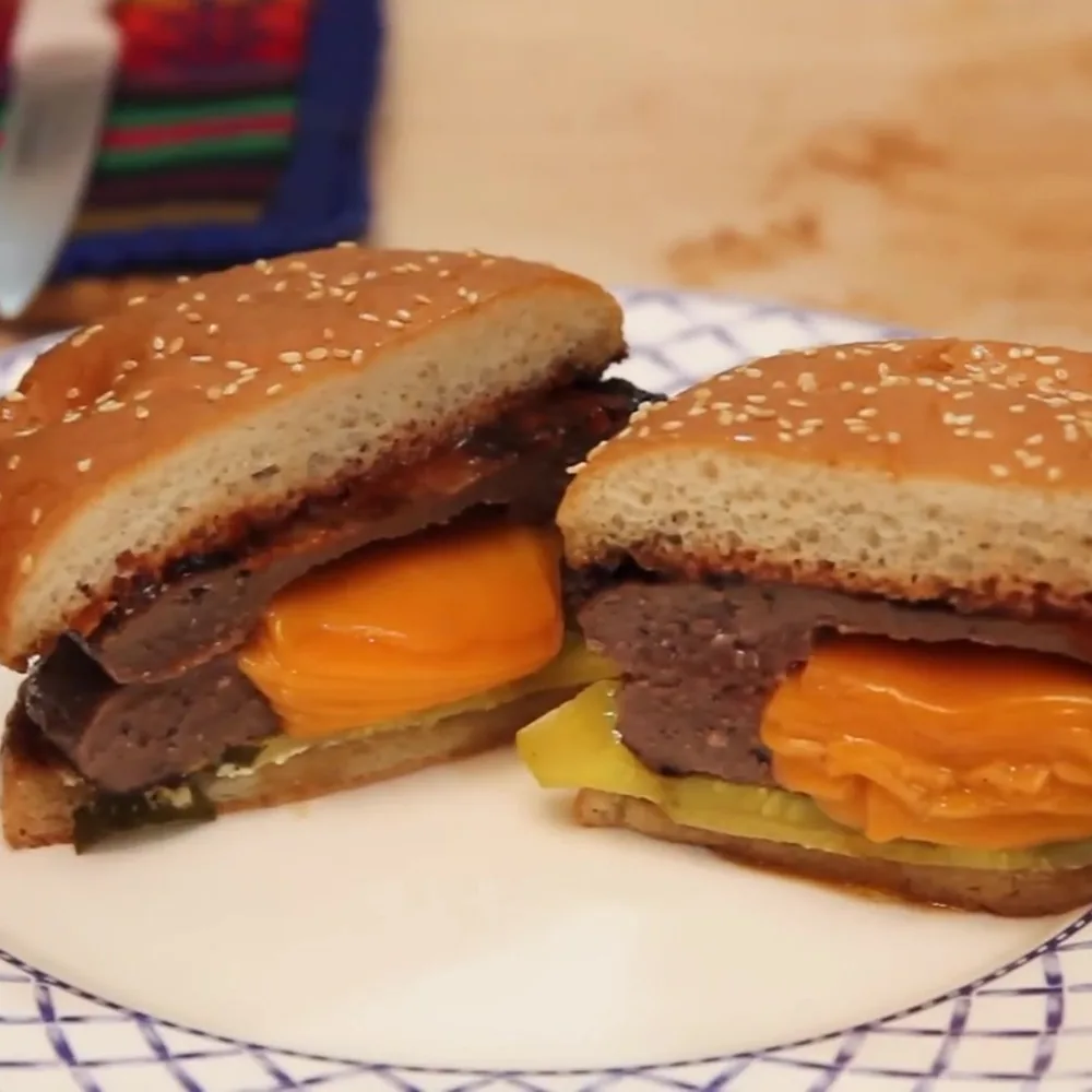 burger juicy lucy, plat fini