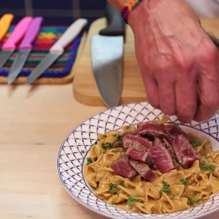 easy beef stroganoff filet mignon egg noodles, finished dish