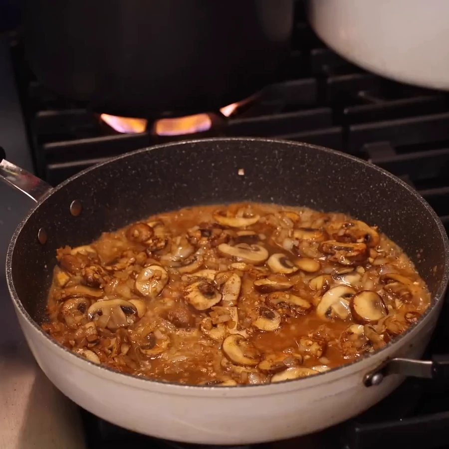 easy beef stroganoff filet mignon egg noodles, step 4