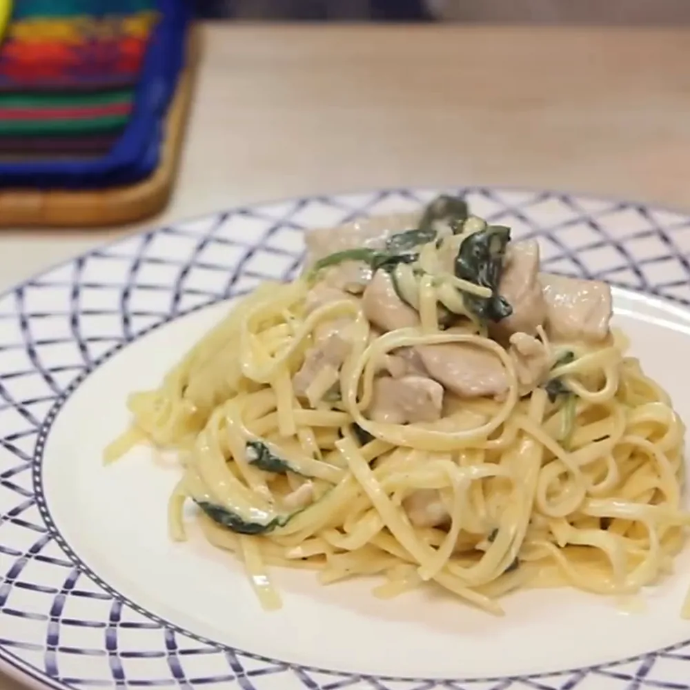 easy creamy chicken pasta for students, finished dish