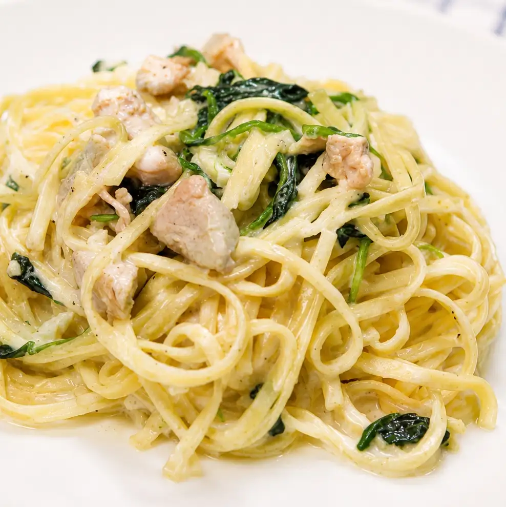 easy creamy chicken pasta for students, finished dish