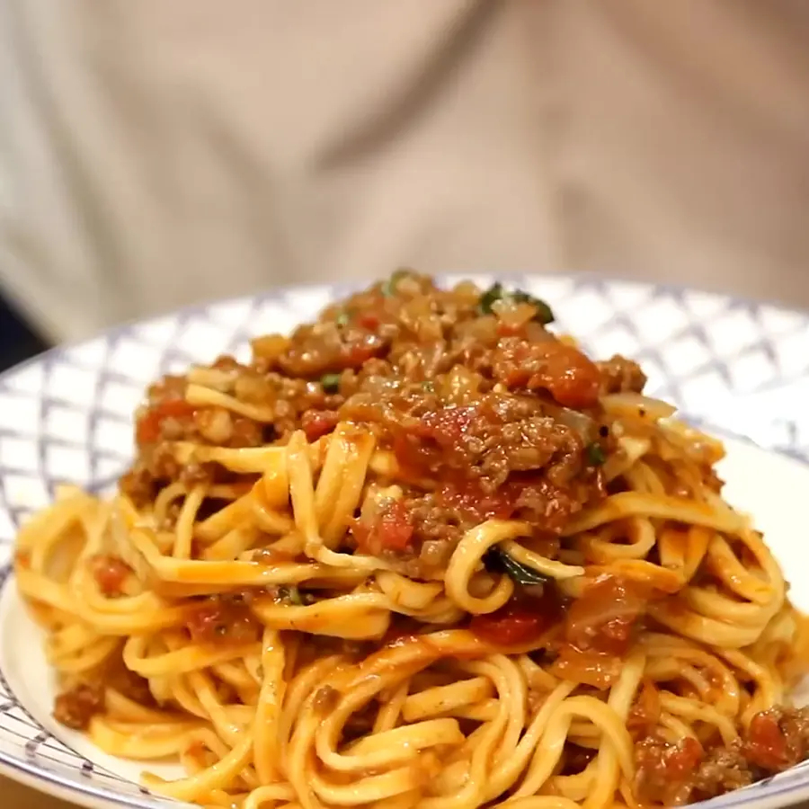easy fresh pasta with ground beef sauce, finished dish