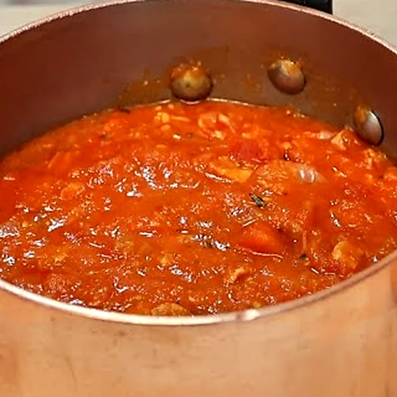 Easy Fresh Tomato and Pancetta Sauce with Basil