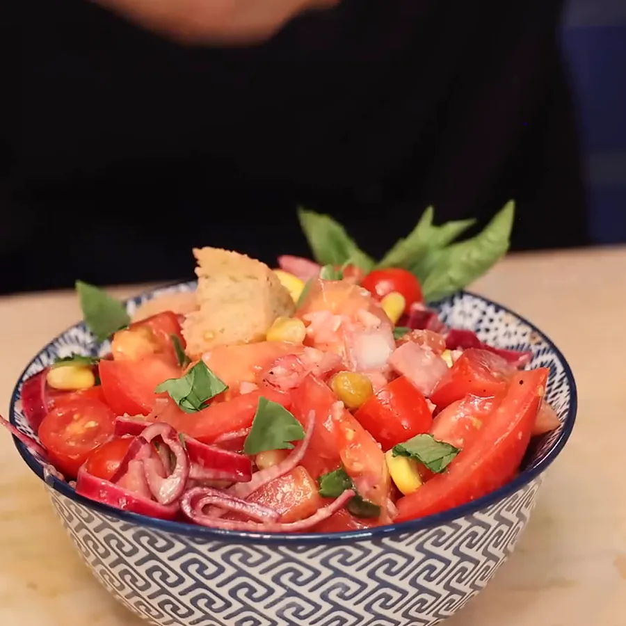 easy tomato panzanella salad crispy chickpeas, finished dish
