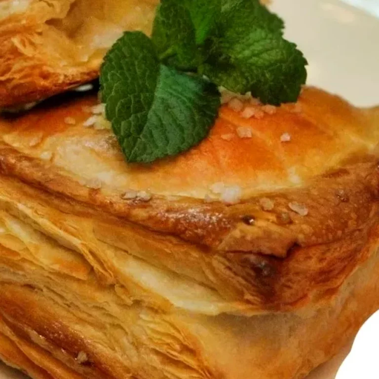 Easy Apple Turnovers with Puff Pastry