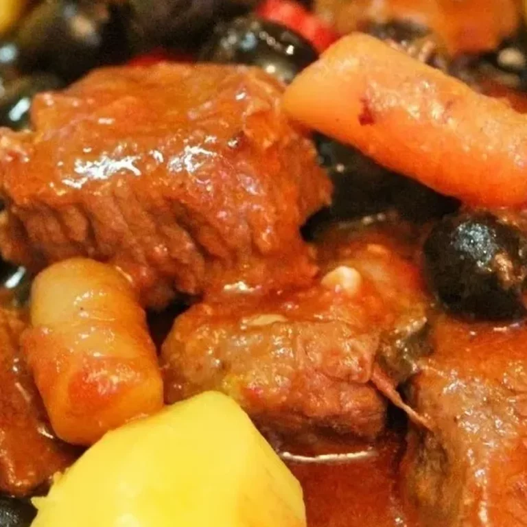 Easy Beef &agrave; la Proven&ccedil;ale with Peppers and Olives