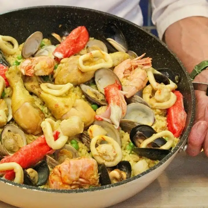 Paella au poulet et fruits de mer, facile au four, &agrave; ma fa&ccedil;on