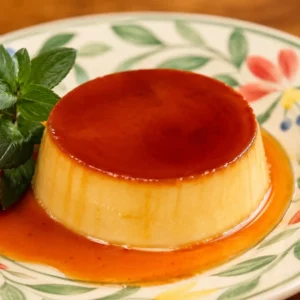 Cr&egrave;me caramel traditionnelle facile: dessert fran&ccedil;ais lisse, sans bulles, &agrave; pr&eacute;parer d&rsquo;avance