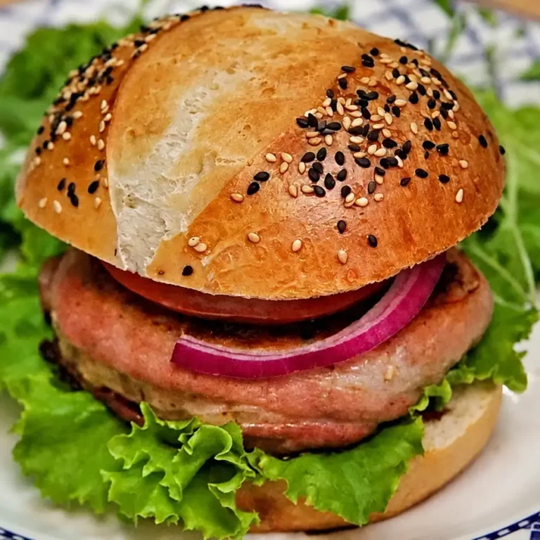 Burgers de poulet maison juteux avec sauce moutarde