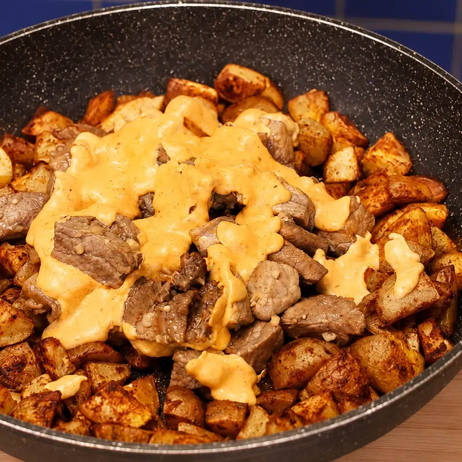 Steak et pommes de terre au four avec sauce cr&eacute;meuse &agrave; l&rsquo;ail, facile et prot&eacute;in&eacute;