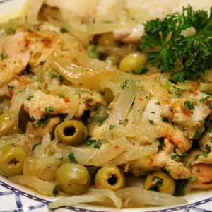 Poulet Yassa facile au citron, moutarde et oignons fondants