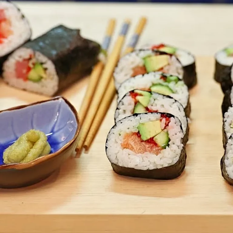 Makis maison faciles au saumon, thon et avocat
