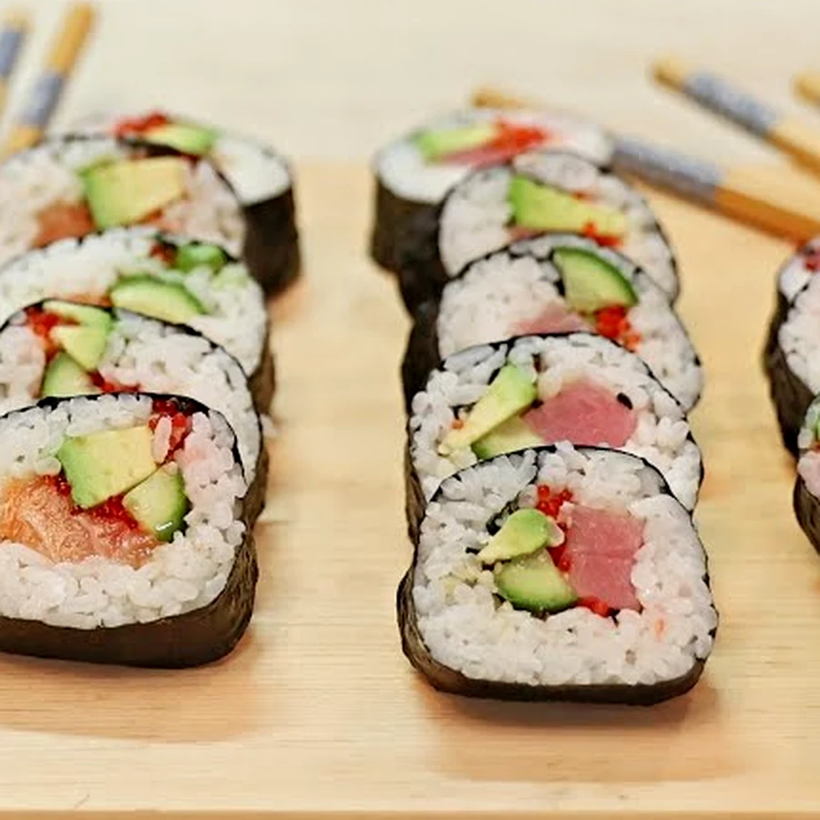 makis maison saumon thon avocat, plat fini